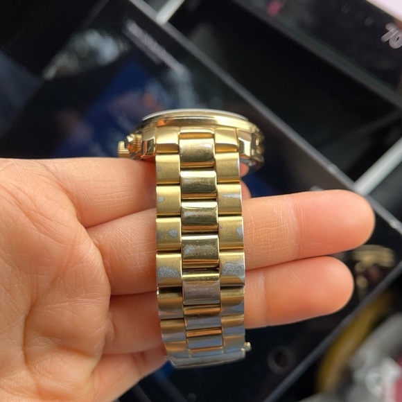 Michael Kors NEW BATTERY Gold Watch Mother of Pearl MK-5305 Runway Chronograph - Picture 9 of 15